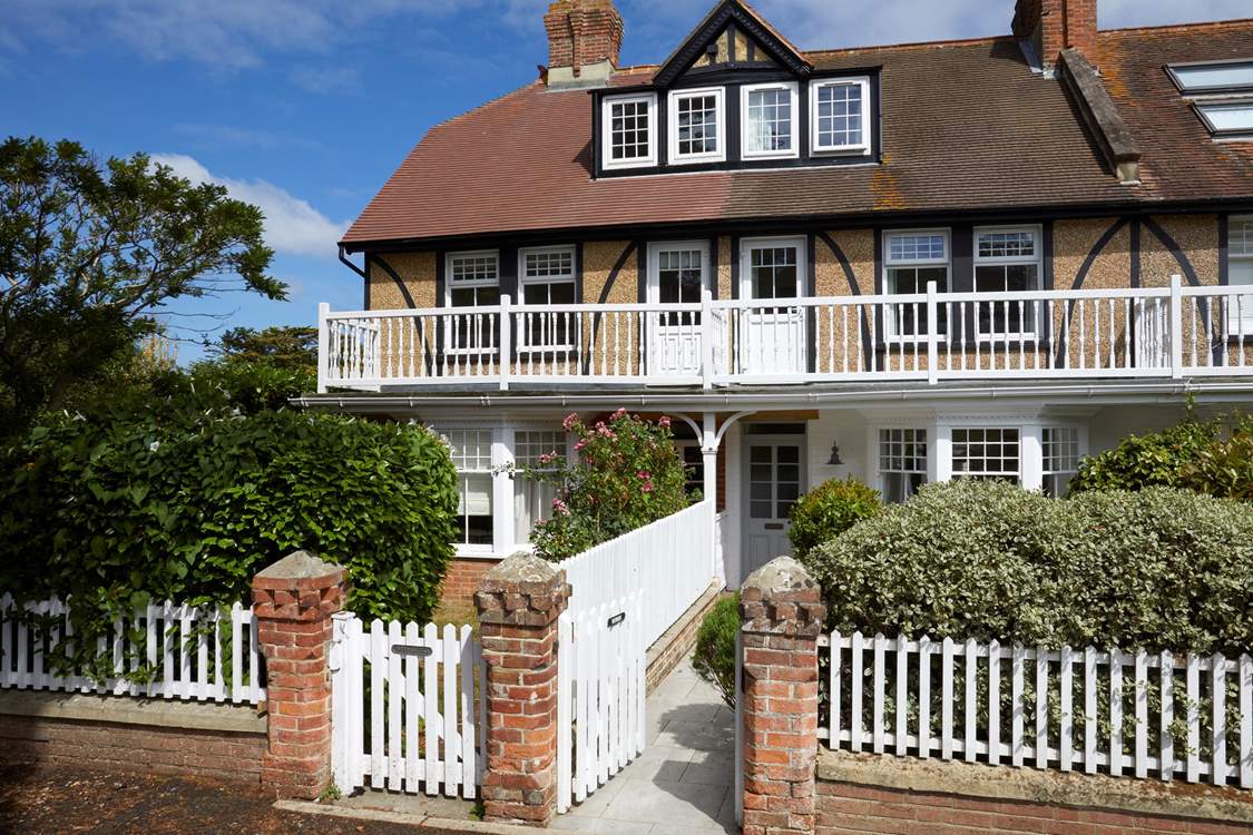 Welcome to picture-perfect Maybury, tucked away at the end of a no through road.