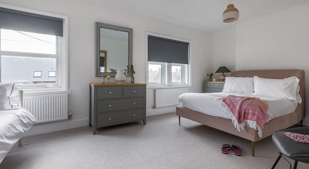 Spacious bedroom 3 with fresh cotton linens and day bed.