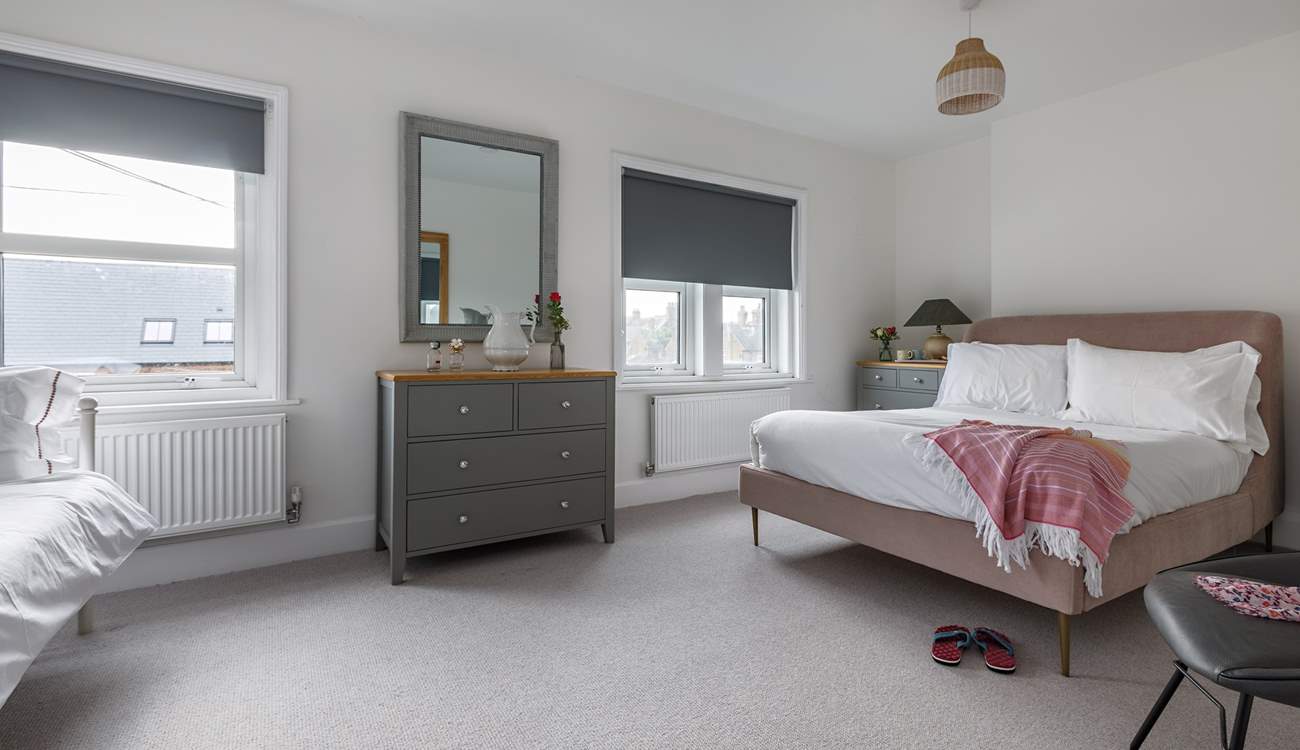 Spacious bedroom 3 with fresh cotton linens and day bed.