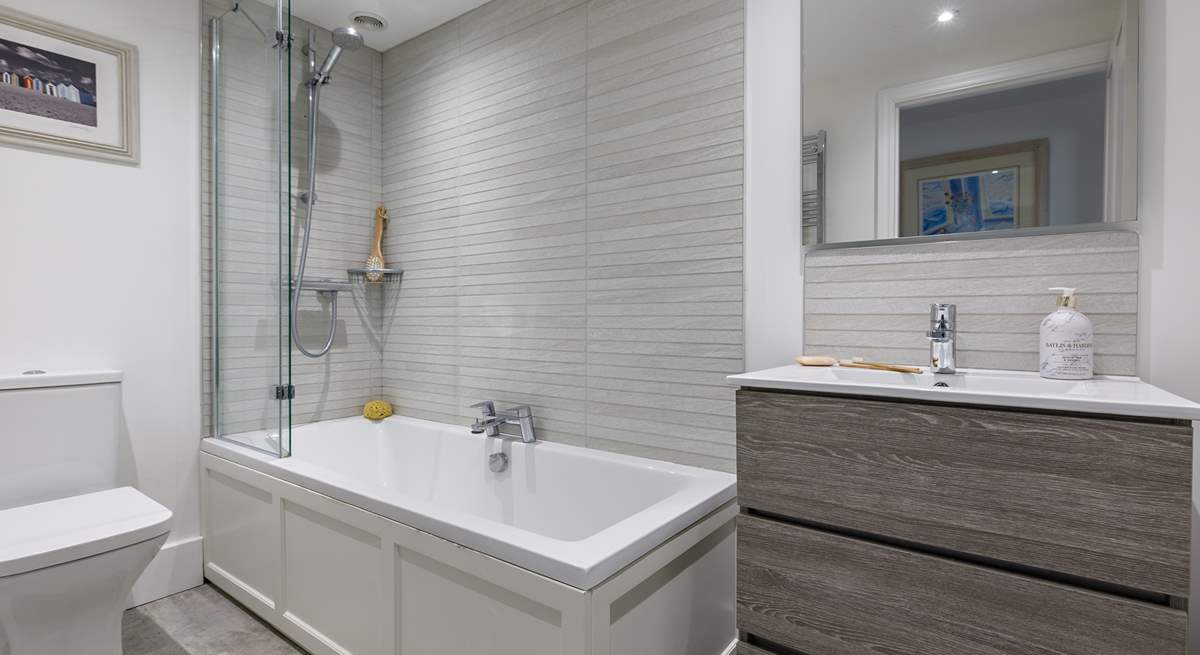 The stylish family bathroom.