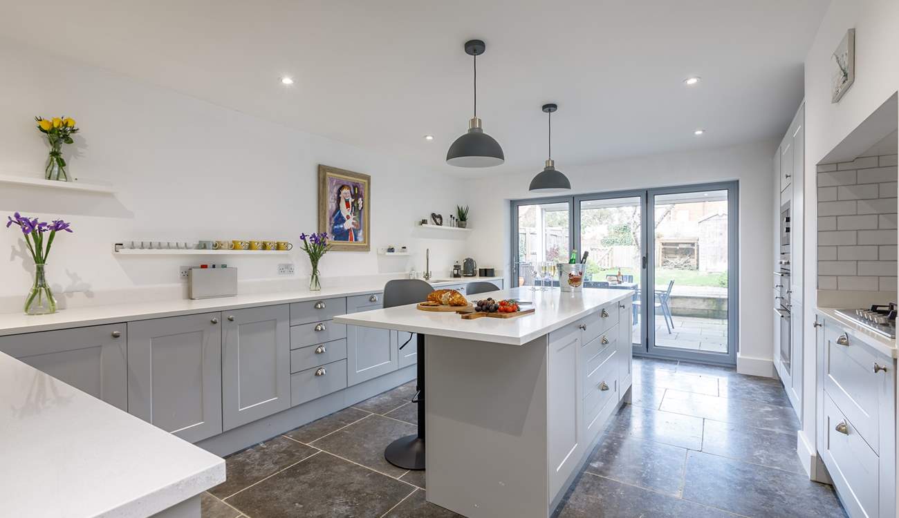 Perfect for entertaining, enjoy a glass of vino whilst the chef prepares supper!