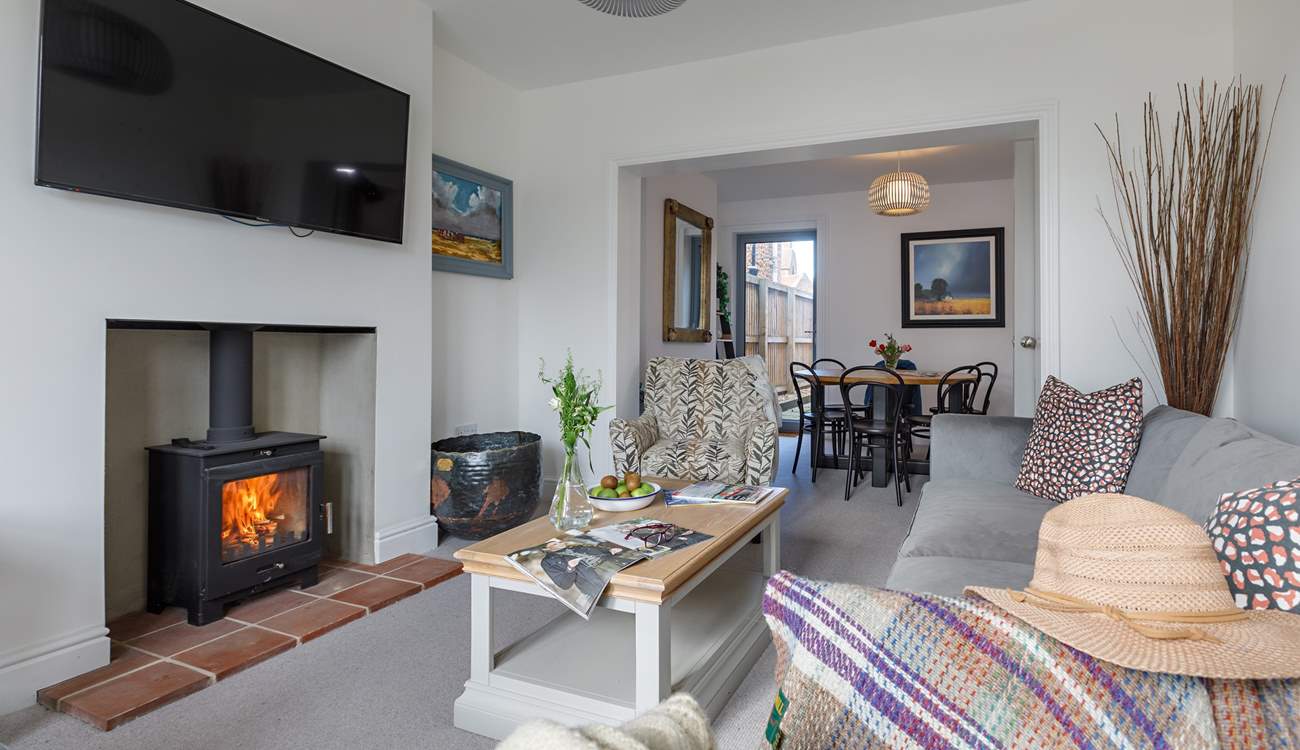 Enjoy a gorgeous supper or dine out in style with fab restaurants a gentle stroll away.