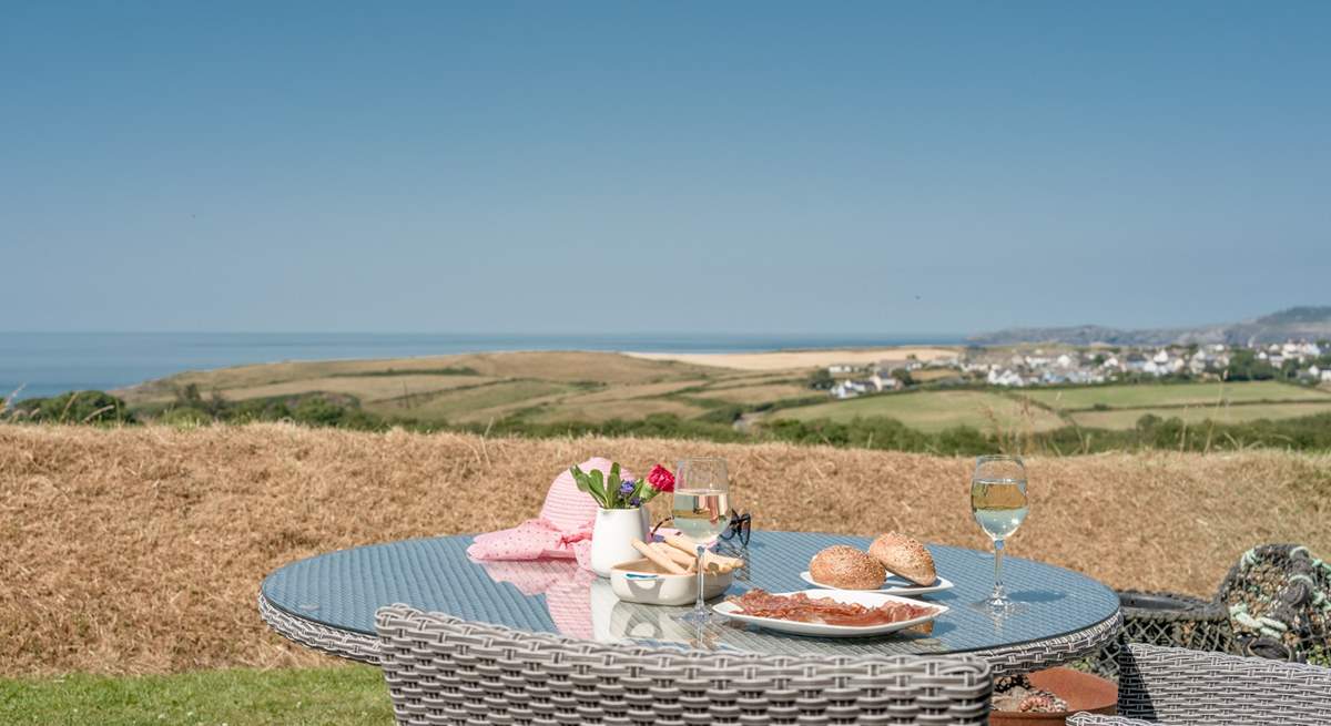 Enjoy the glorious far-reaching sea view from the patio. 