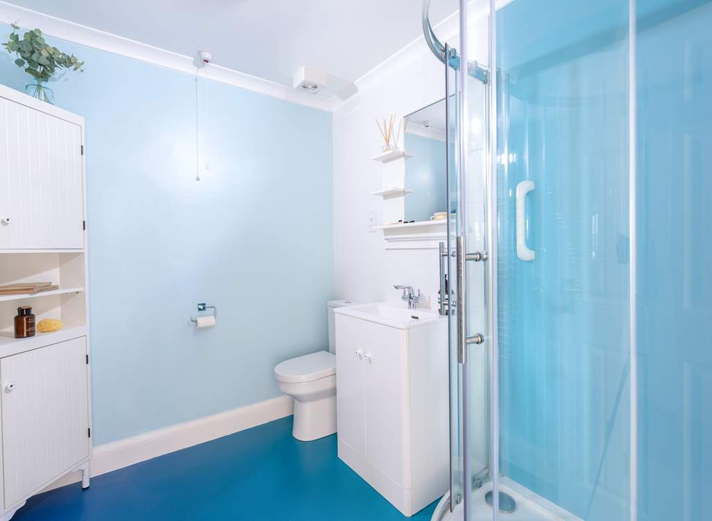 The en-suite shower room for the main bedroom.