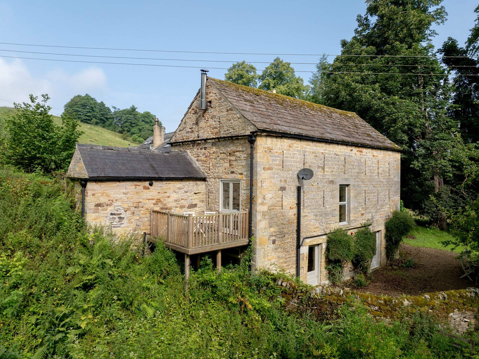 Sit on the balcony and listen to the birdsong. 