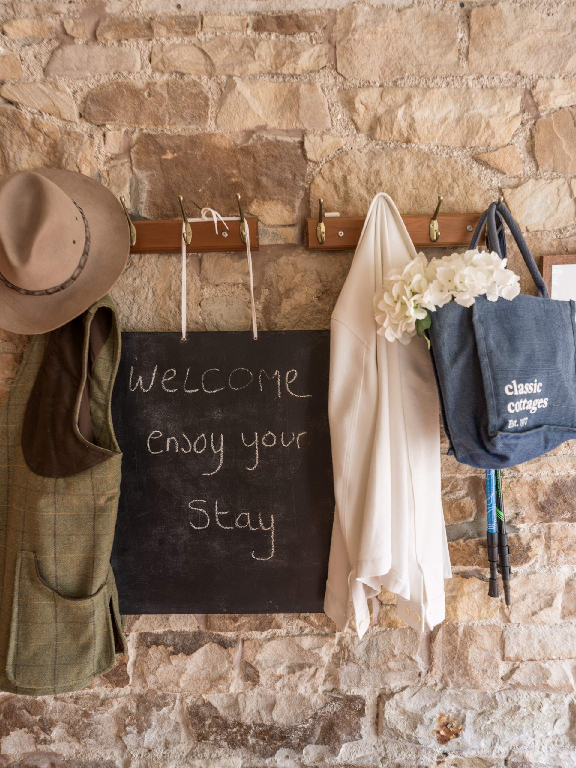 A warm welcome awaits you at Magical Cottage. 