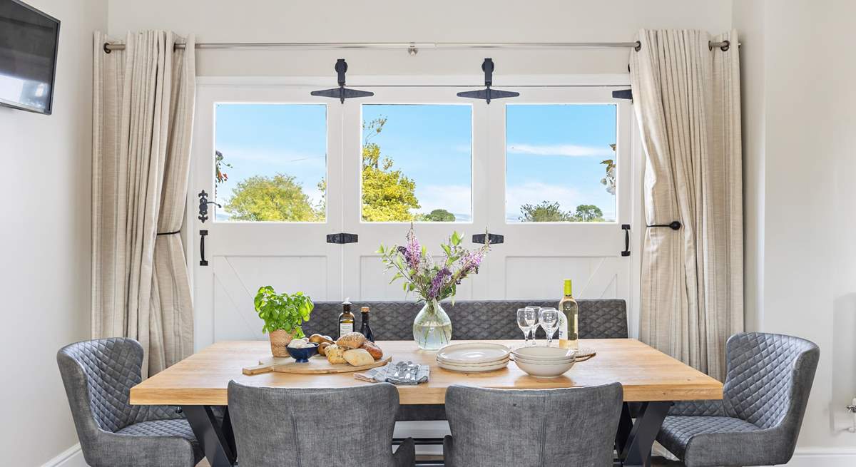 Enjoy holiday feasts together at Brookfield.