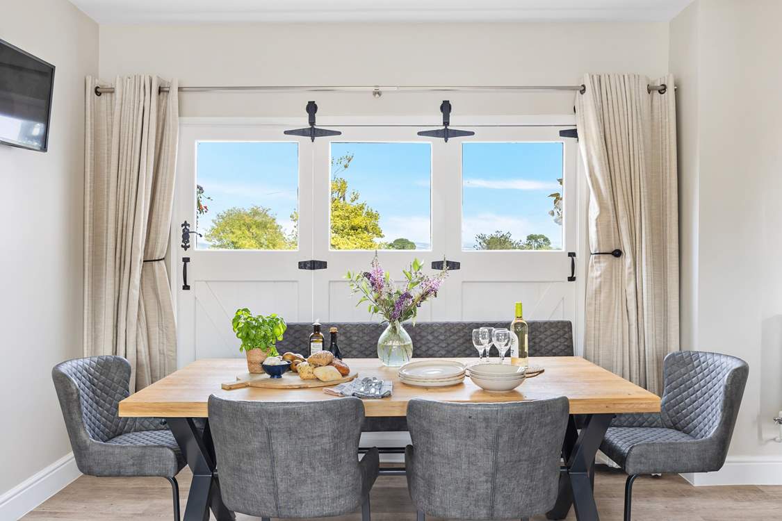 Enjoy holiday feasts together at Brookfield.