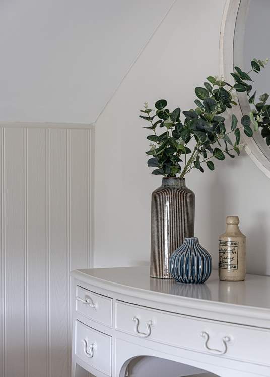 Lovely touches throughout.
