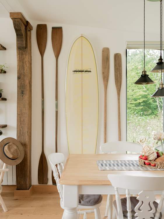 When the call of the sea comes head to the coast to discover hidden coves and surf the waves.