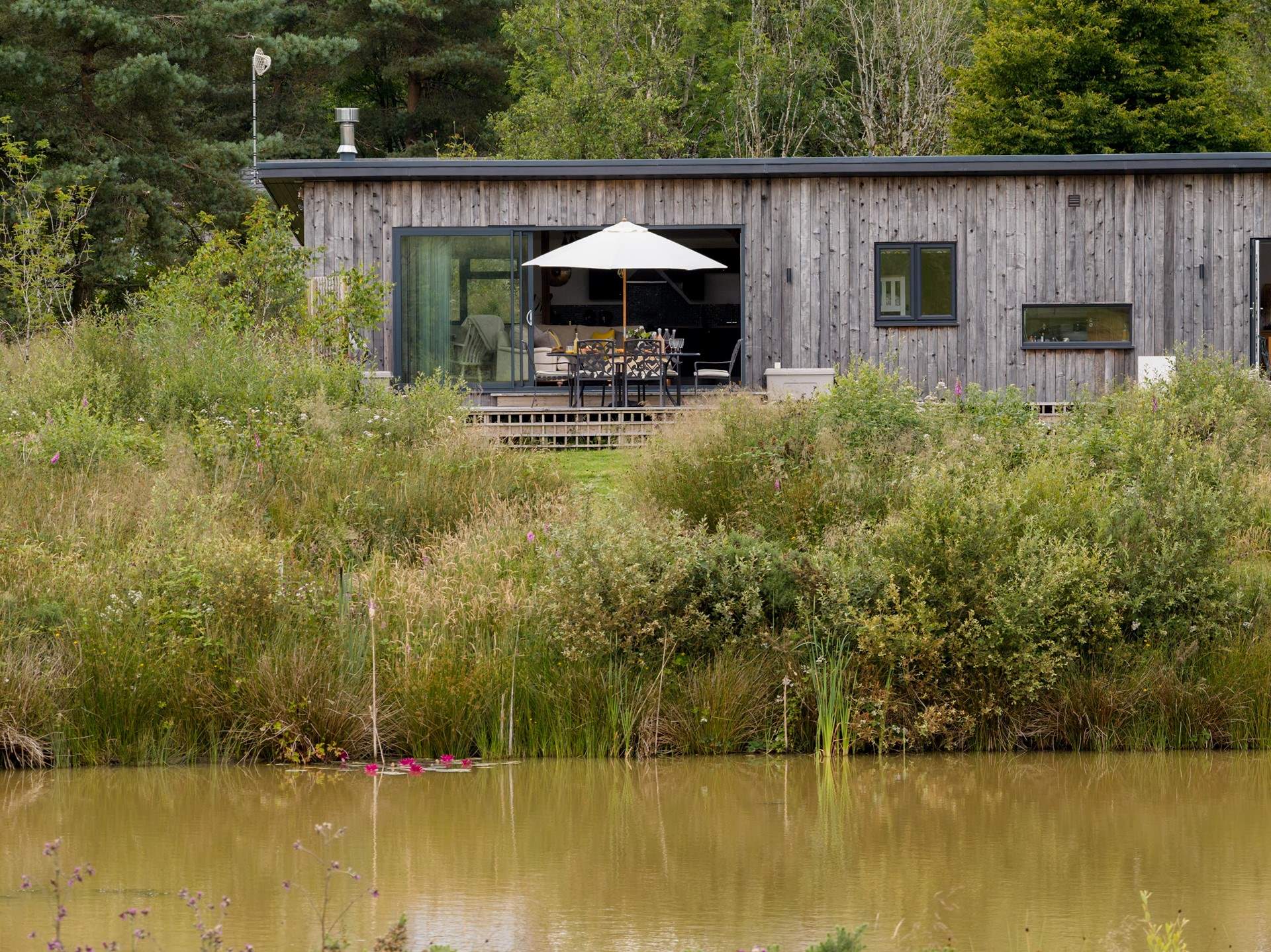 Welcome to idyllic Abelwood Lodge hidden away in a beautiful setting. 