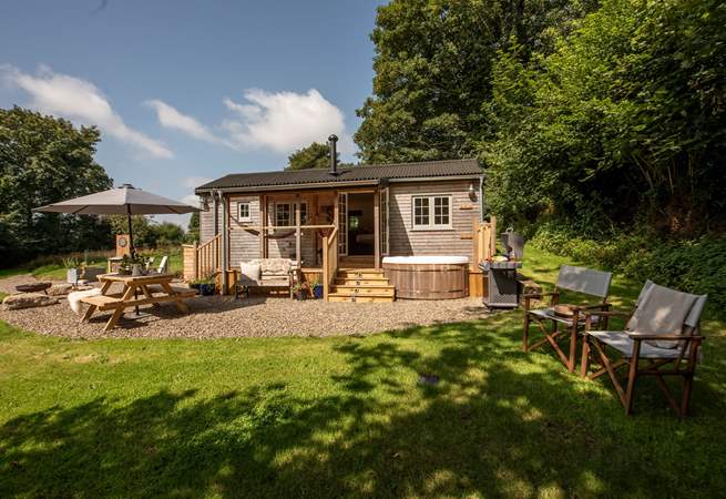 A heavenly cabin escape awaits, nestled in nature. 