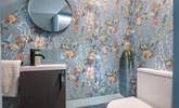 The very decadent downstairs loo! - Thumbnail Image