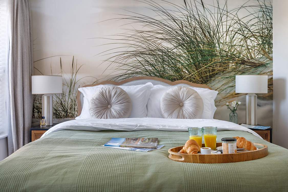Breakfast in bed? Why not, you are on holiday!