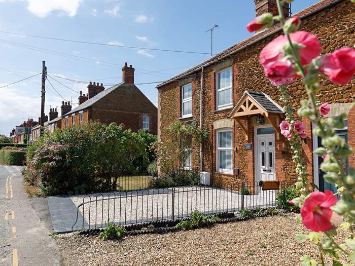 Horseshoe Cottage, Sleeps 4 in Hunstanton