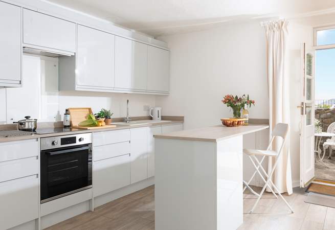  A light and spacious area to enjoy cooking up some holiday memories.