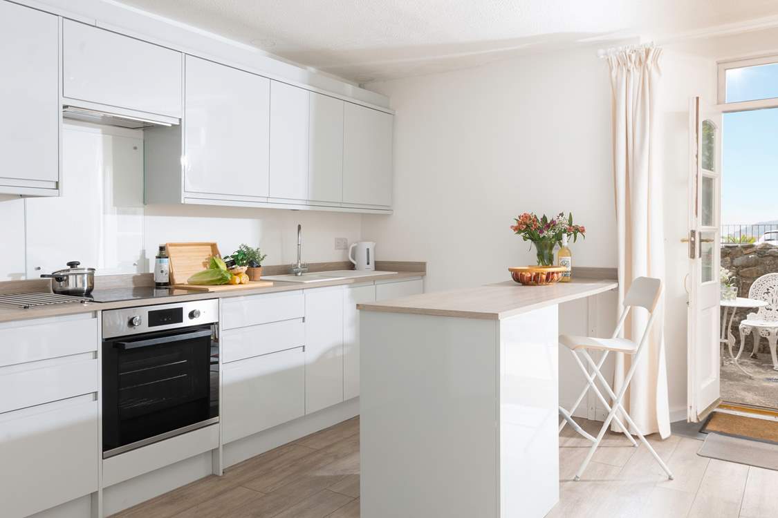 A light and spacious area to enjoy cooking up some holiday memories.