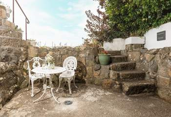 The courtyard at the entrance of this apartment, please take care on the steps as there is no handrail.