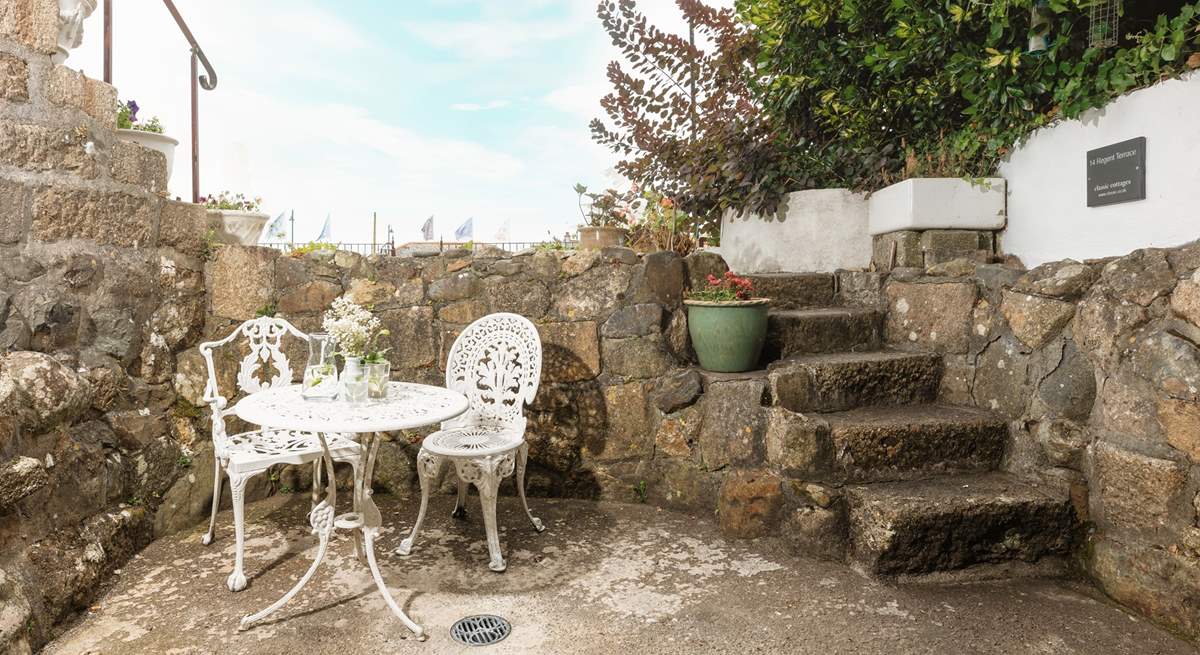 The courtyard at the entrance of this apartment, please take care on the steps as there is no handrail.