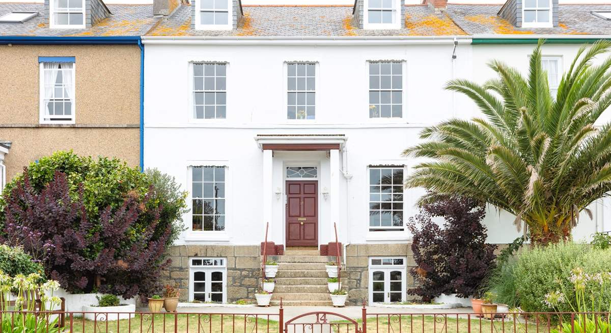Welcome to 14 Regent Terrace, a two bedroom basement apartment just a stone's throw away from the seaside promenade in Penzance.