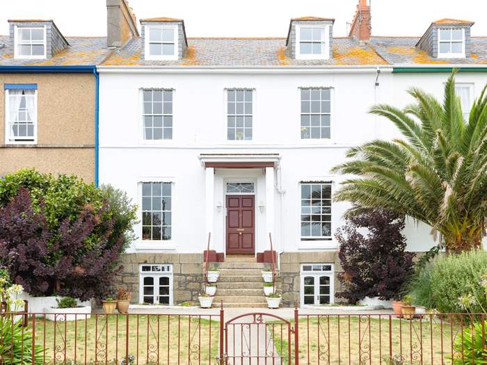 14 Regent Terrace, Sleeps 4 in Penzance
