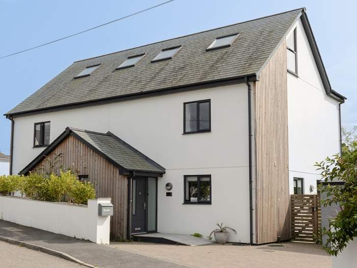 2 The White Sands, Sleeps 8 in Praa Sands