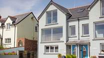 Harmon Vale is a superb coastal property with a luxurious hot tub, just a stroll down the hill to the delights of heavenly Solva on the Pembrokeshire coast. 