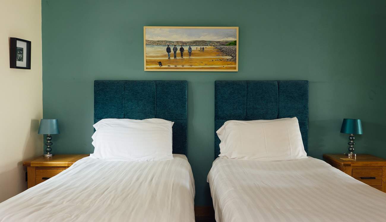 Garden facing en suite twin room which may be made up as a king bed on request. 