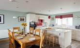 Spacious open plan area. Perfect for socialising and entertaining. - Thumbnail Image