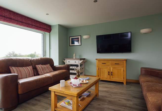 Light and airy sitting-area. 