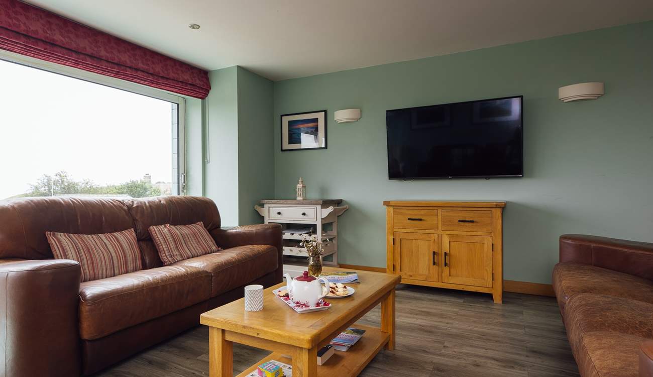 Light and airy sitting-area. 