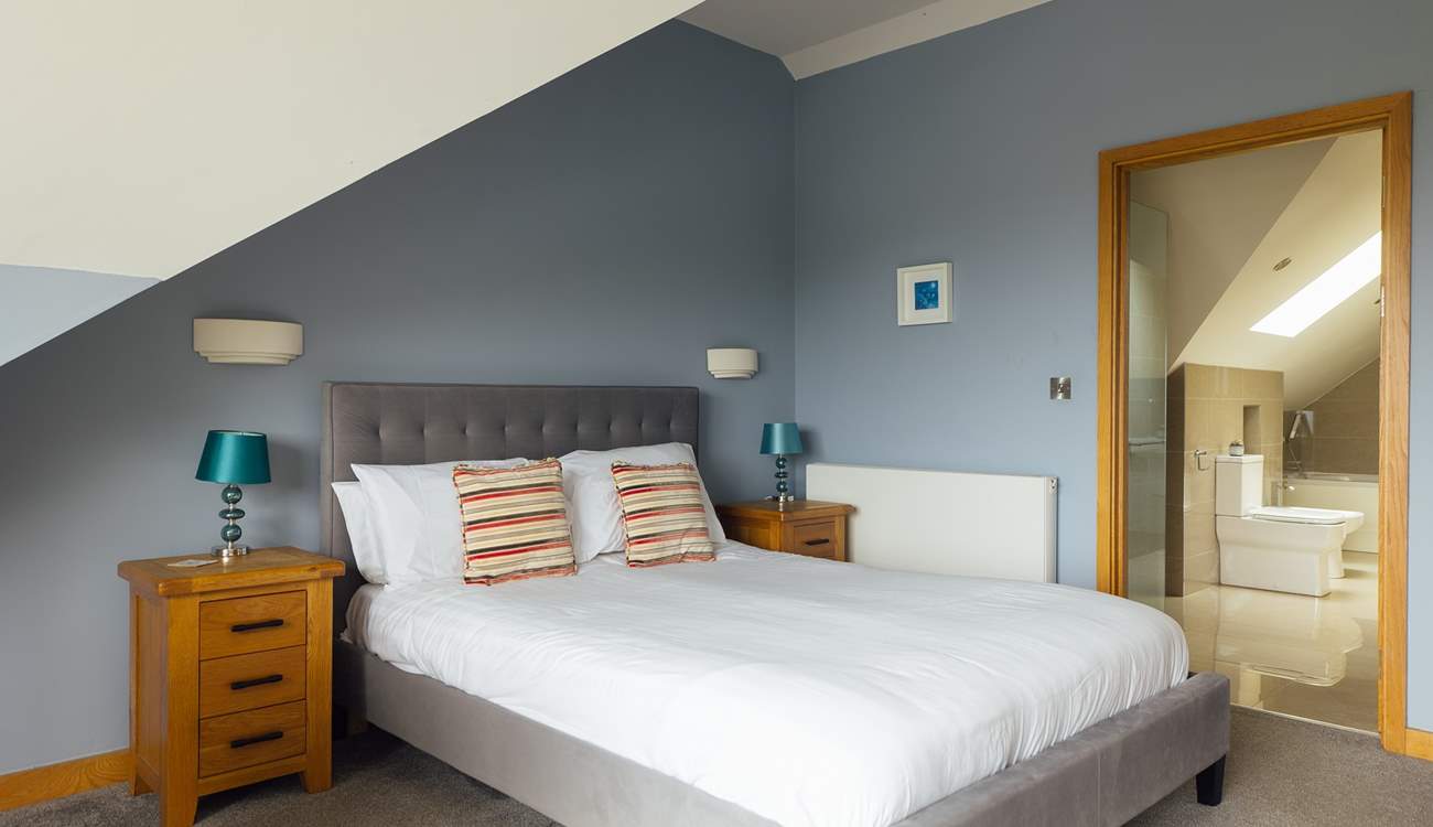 Put your name on the principal room on the second floor. A gorgeous room with captivating views, TV and beautiful bathroom. 