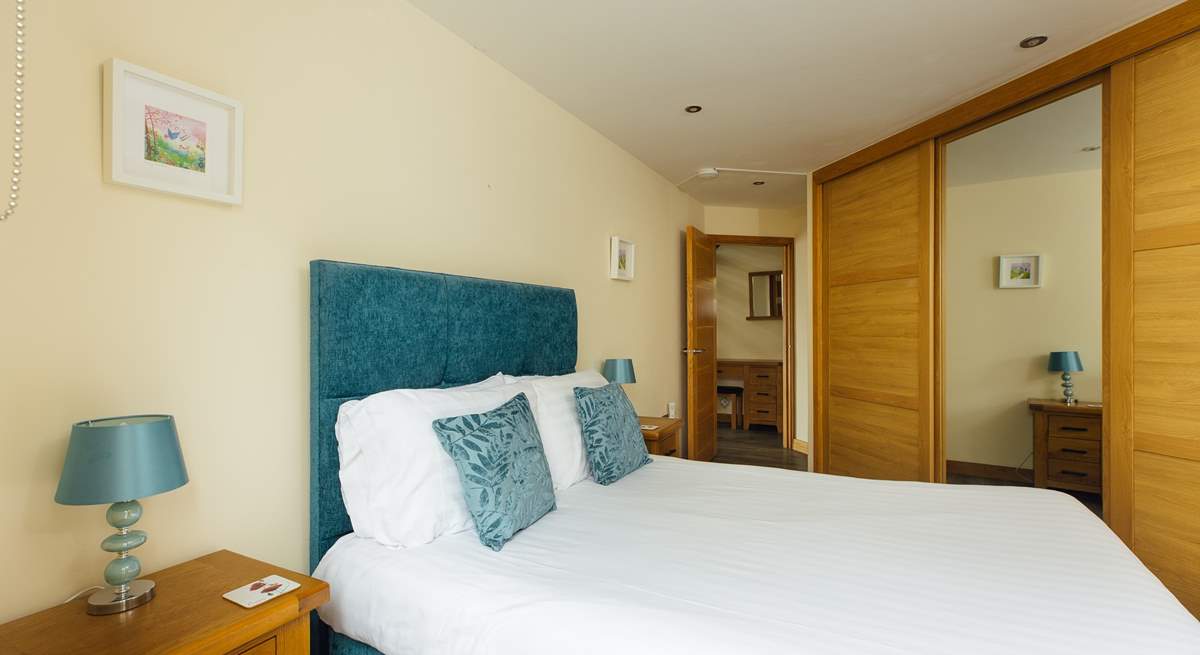 Pretty double en suite on the ground floor. 