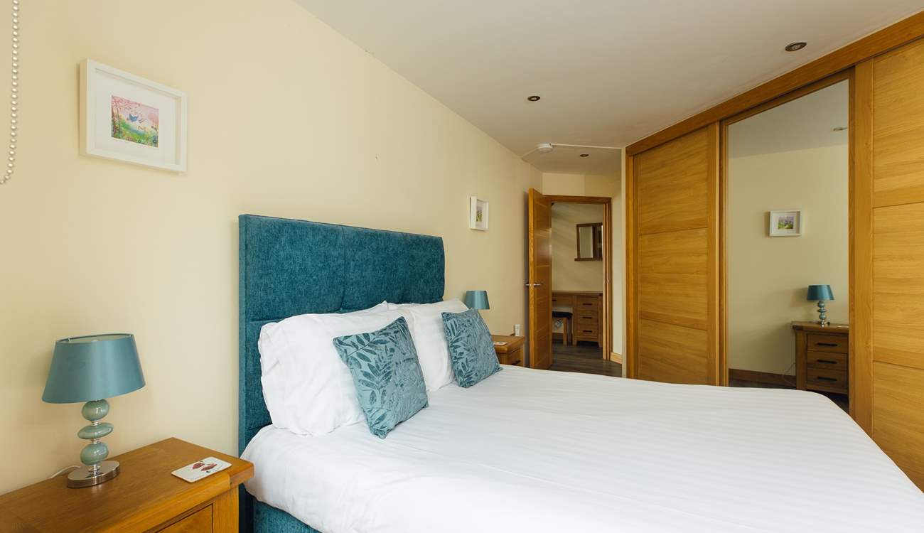 Pretty double en suite on the ground floor. 