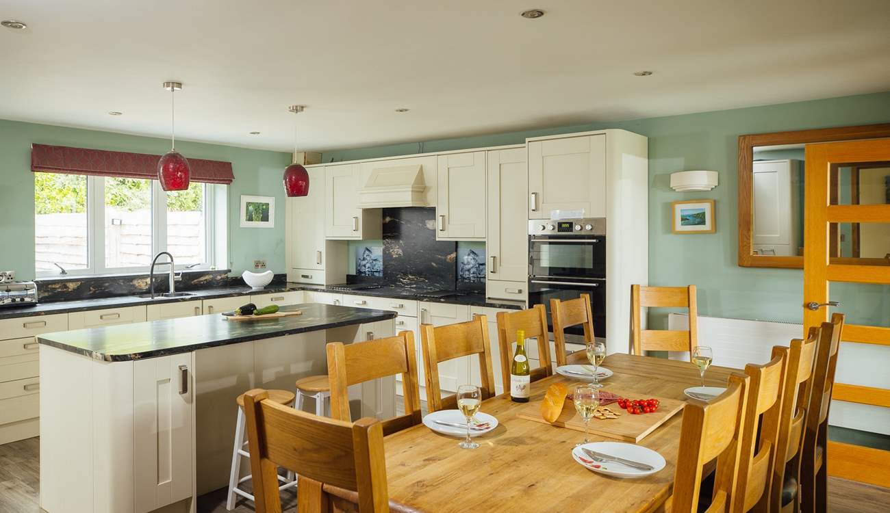 Gather around for leisurely holiday meals.