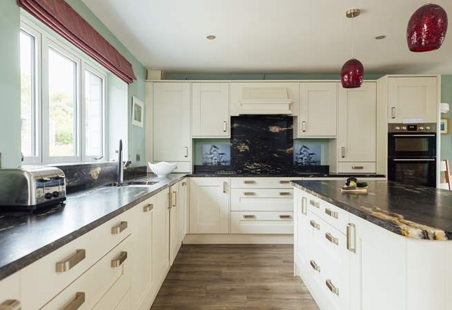 Gorgeous, well-equipped kitchen. 