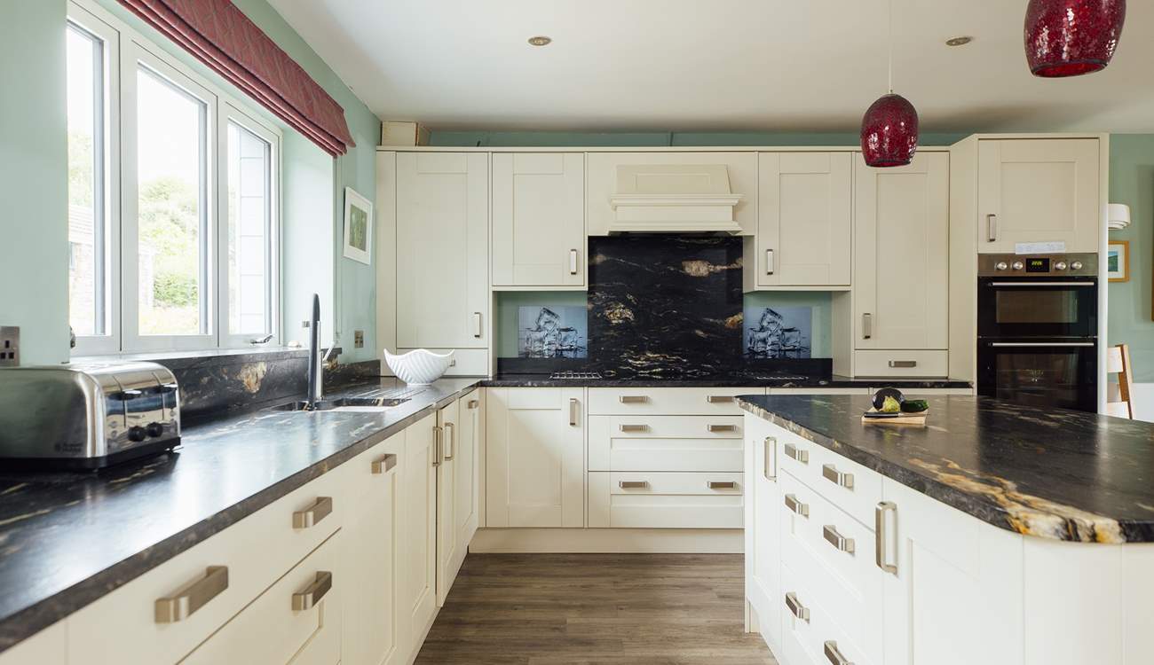 Gorgeous, well-equipped kitchen. 