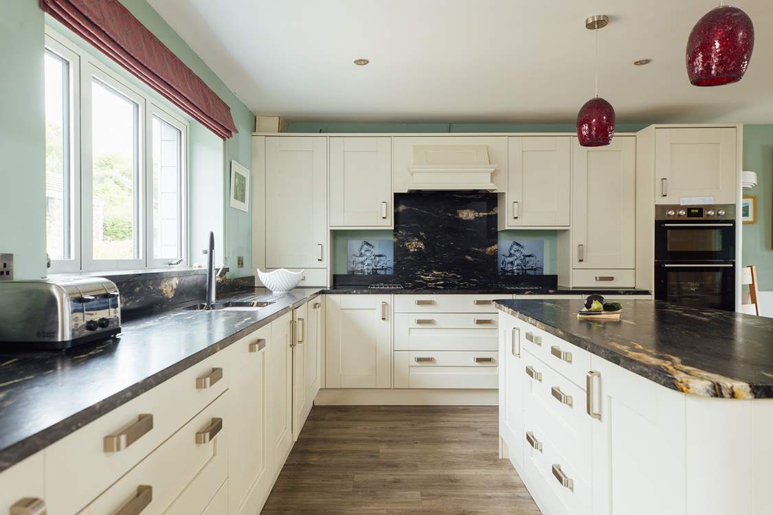 Gorgeous, well-equipped kitchen.