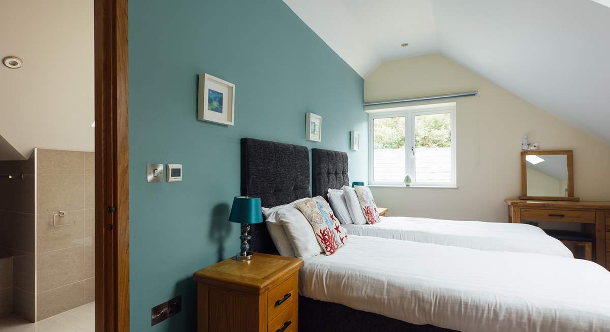 Sweet twin room on the second floor, with adjoining bathroom, shared with the principal bedroom with doors from both bedrooms. 