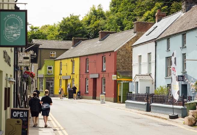 Stroll to enchanting, colourful Solva village. Spend time on the beach, while away unhurried time at the harbour or take lunch in one of the good pubs. 