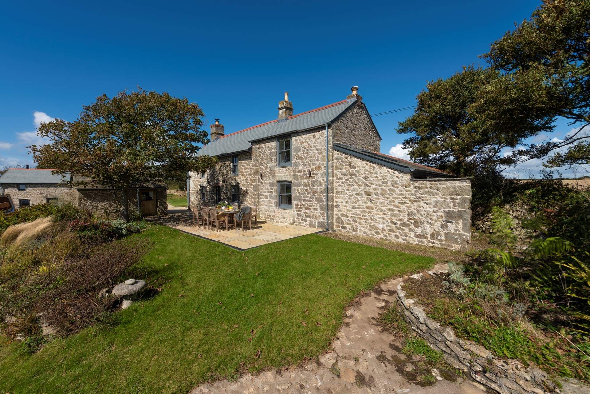 Tregunno Farmhouse has everything you need for an unforgettable stay.