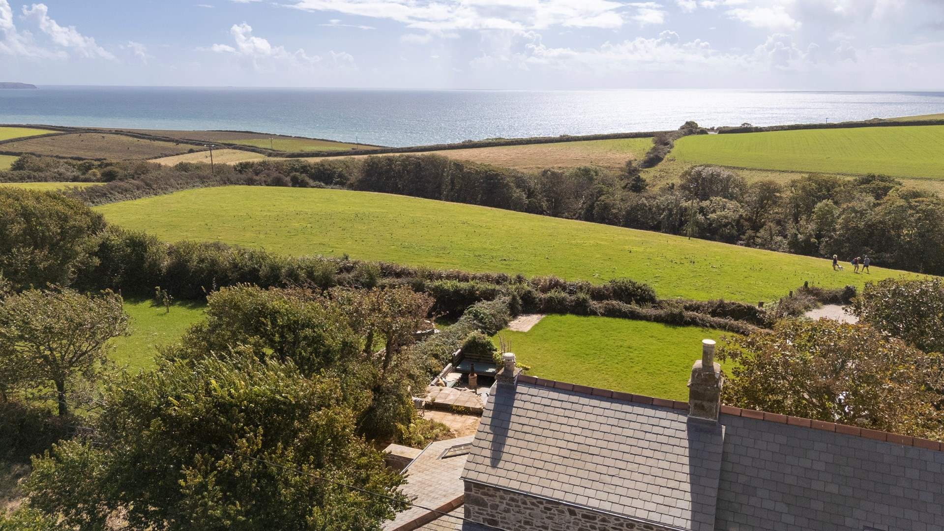 Perfectly placed close to the sea.