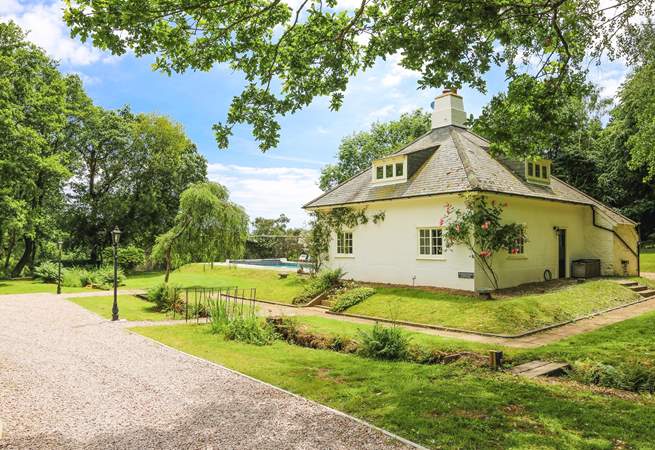 Welcome to the beautiful Canonteign Cottage.
