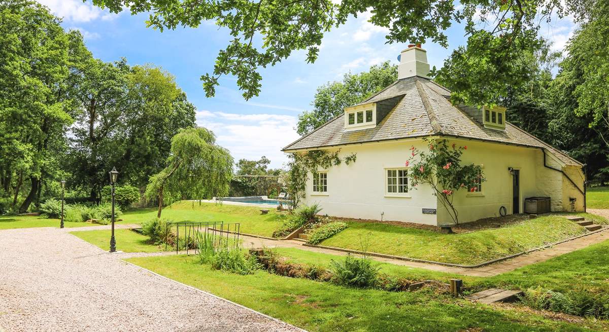 Welcome to the beautiful Canonteign Cottage.