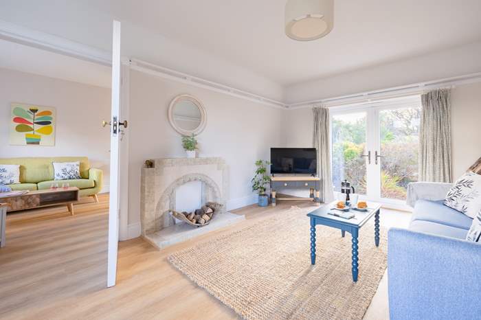 Austin House,Sleeps 6 + 2 cots, Worthing