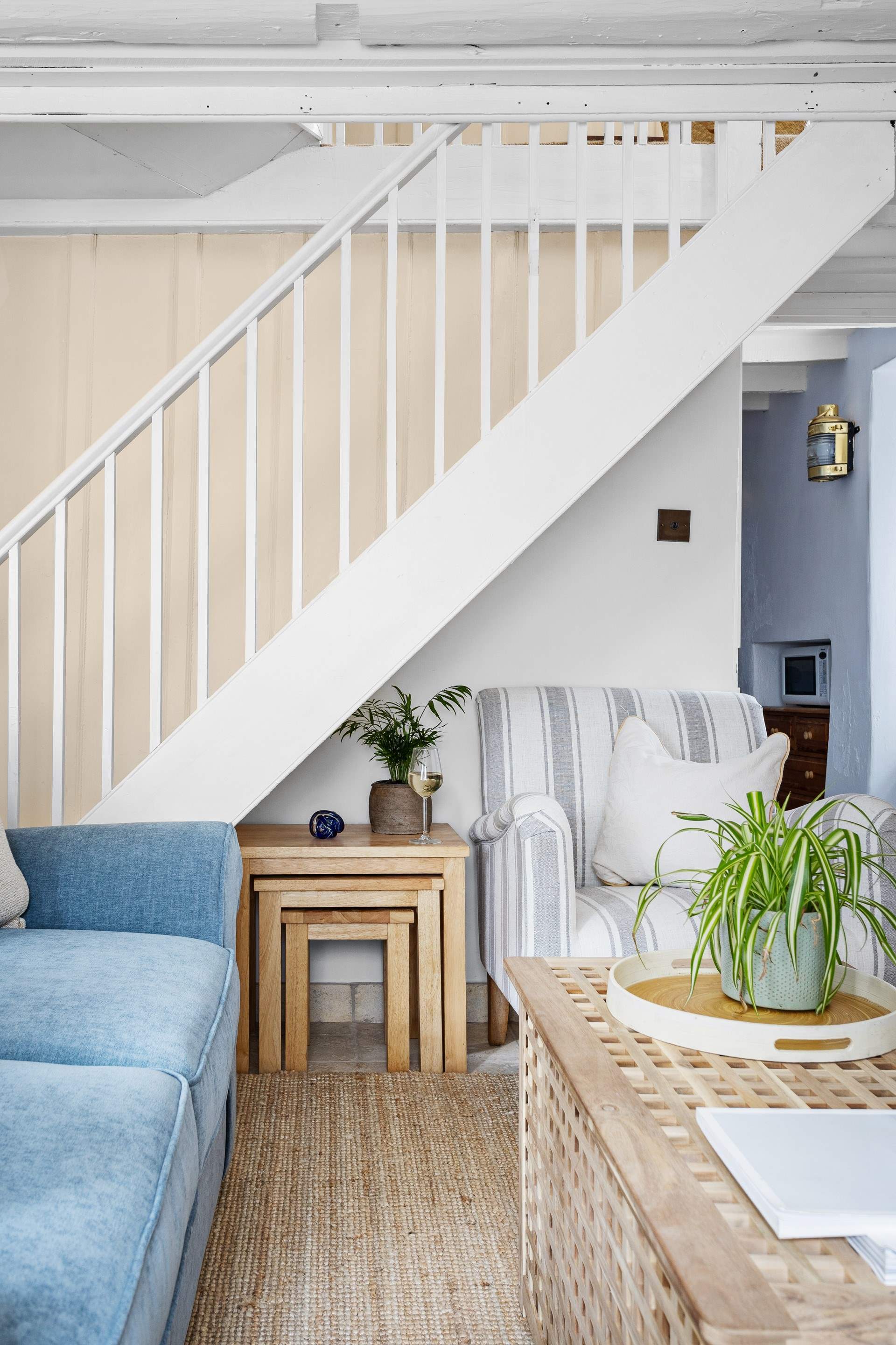 The decor throughout perfectly complements the coastal setting.