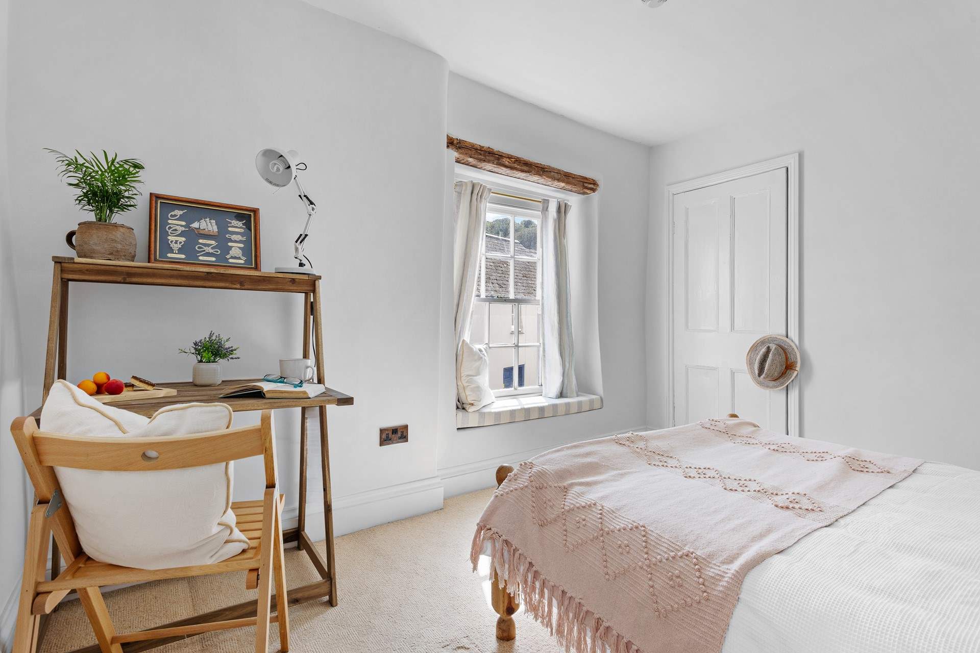 Let's step into bedroom 1.