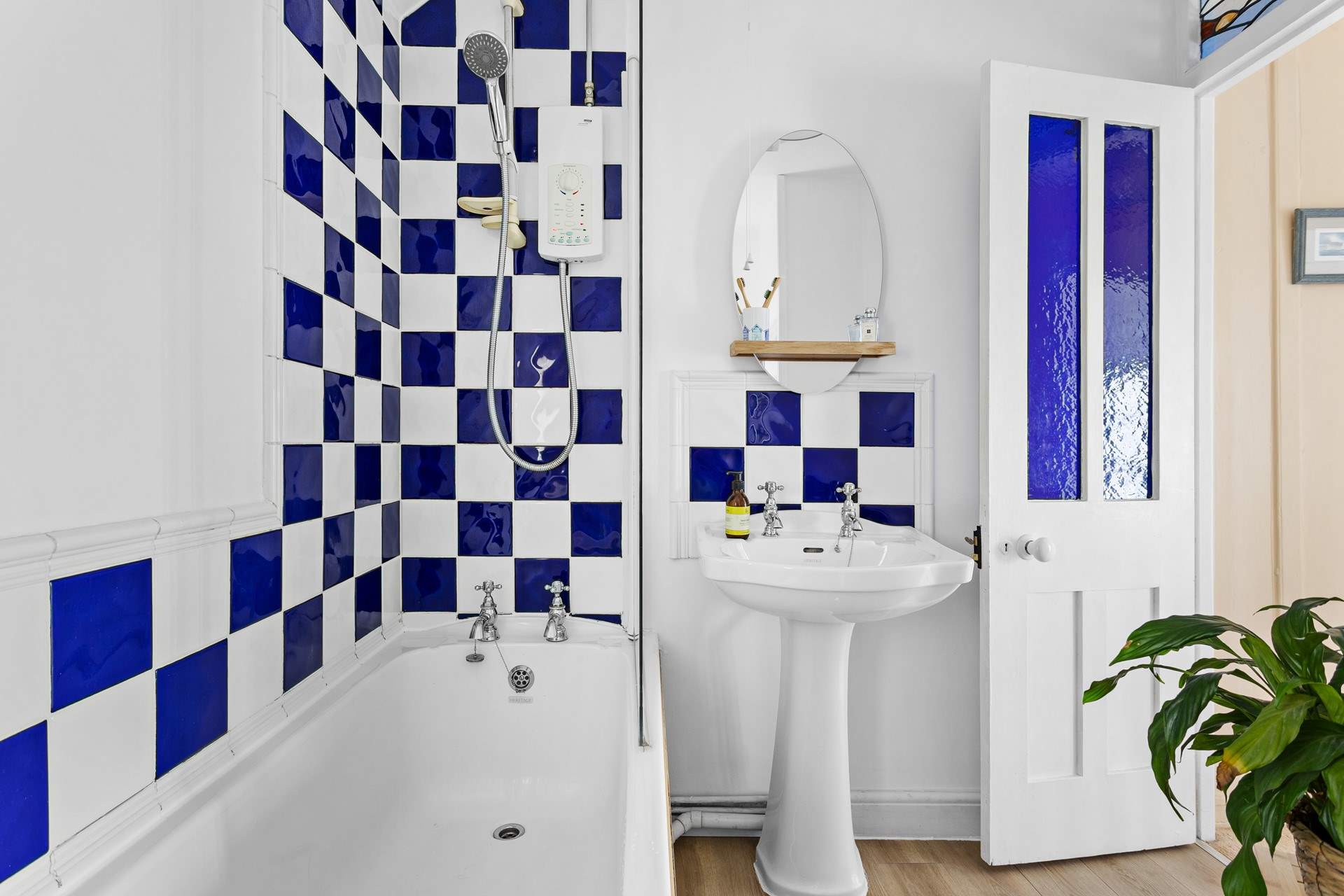 The family bathroom sits on the first floor.