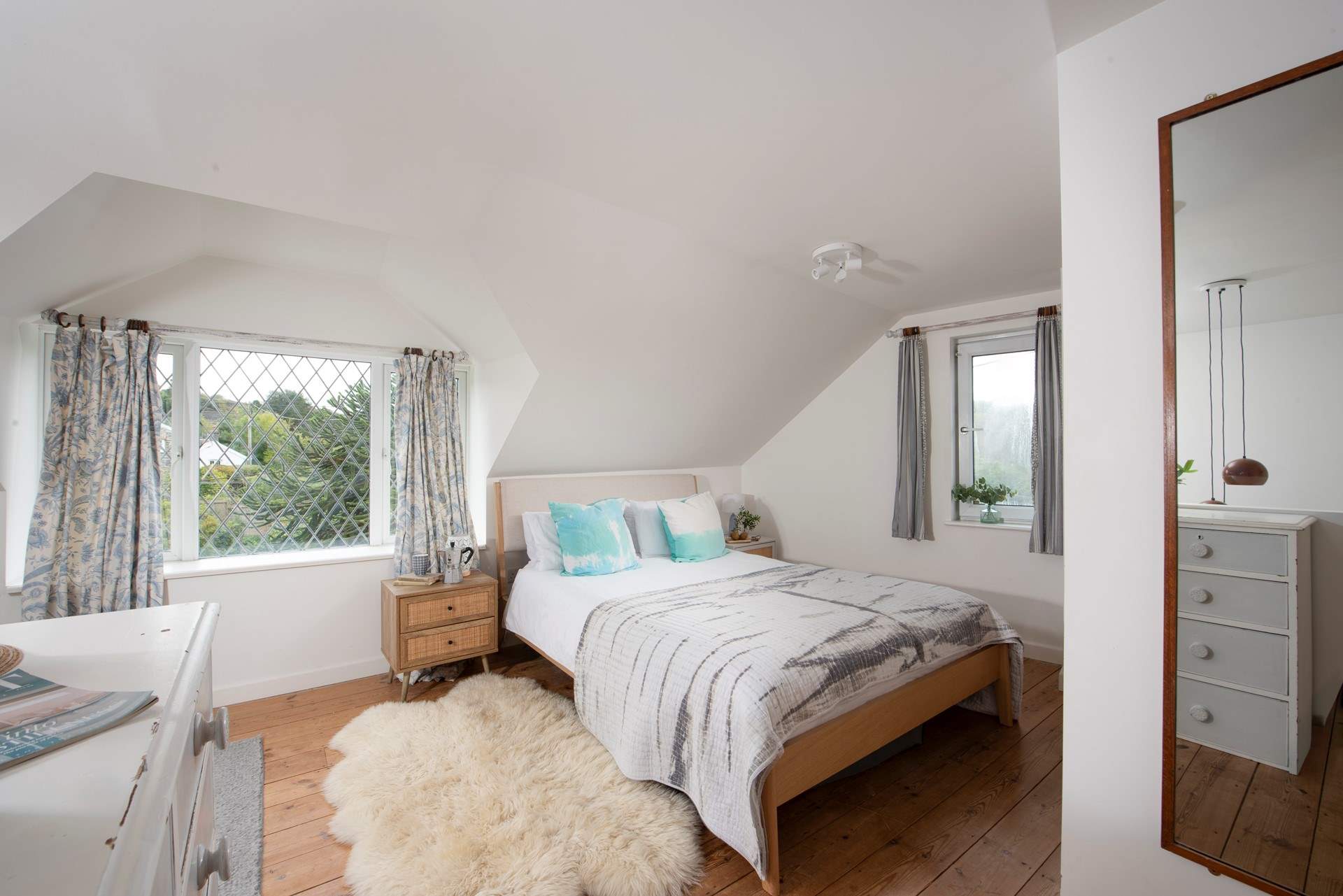 The principle suite is a large and light space. 