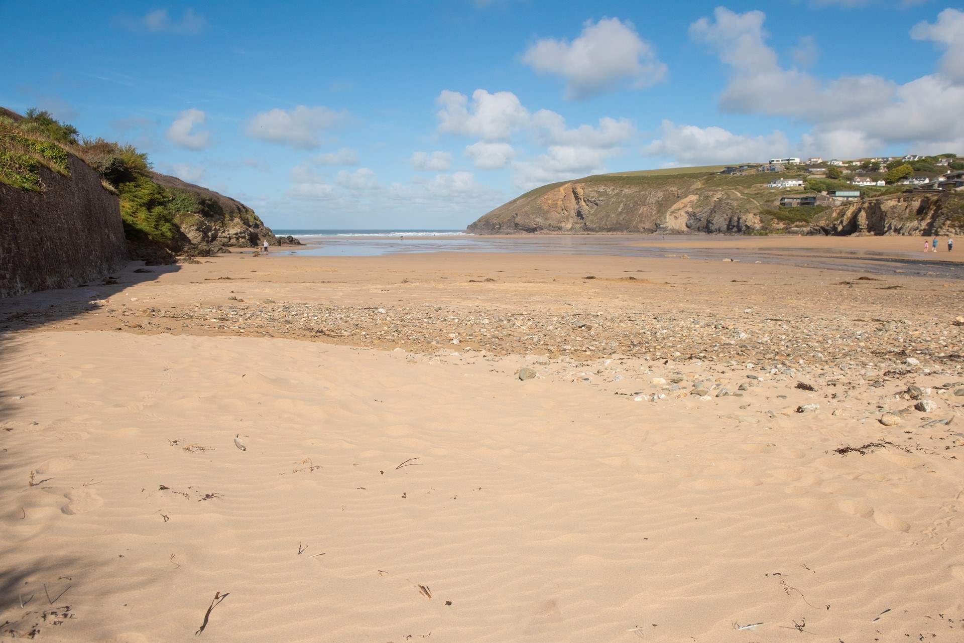 Mawgan Porth beach is only a five minute drive away. 
